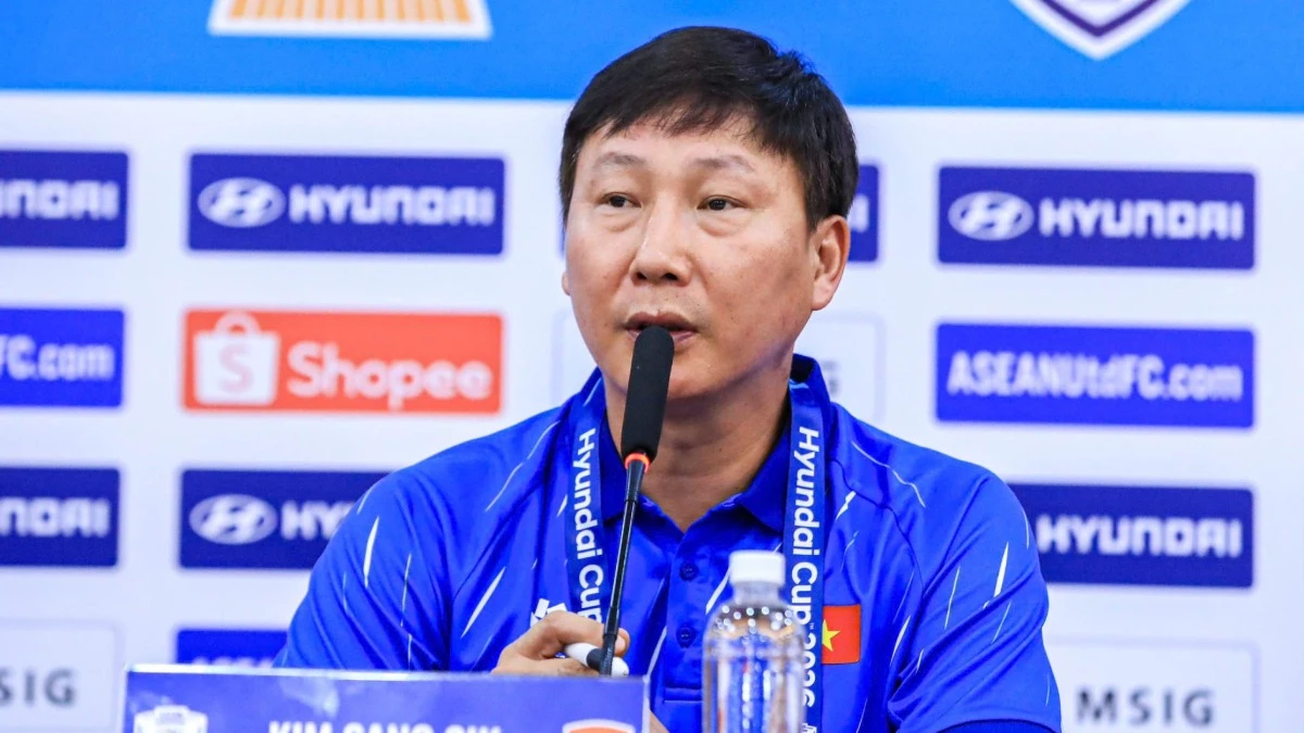 HLV Kim Sang-sik: “Tuyển Việt Nam đến Indonesia để giành trọn 3 điểm”
