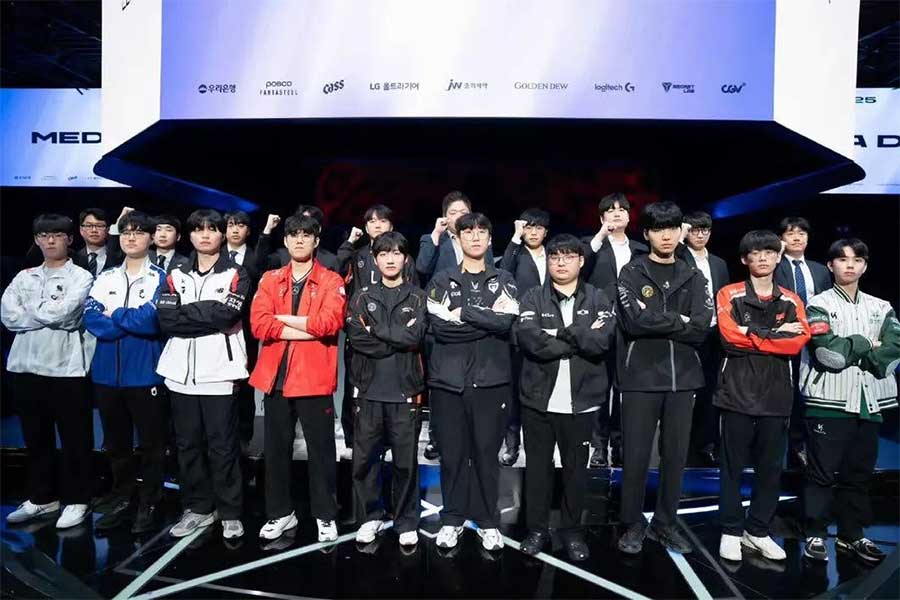 Phần lớn tổ chức Esports tự xây dựng đội ngũ thương mại hoặc thuê agency theo từng thị trường, nhưng quyền quyết định cuối cùng vẫn thuộc về đội tuyển. (Ảnh: LCK)