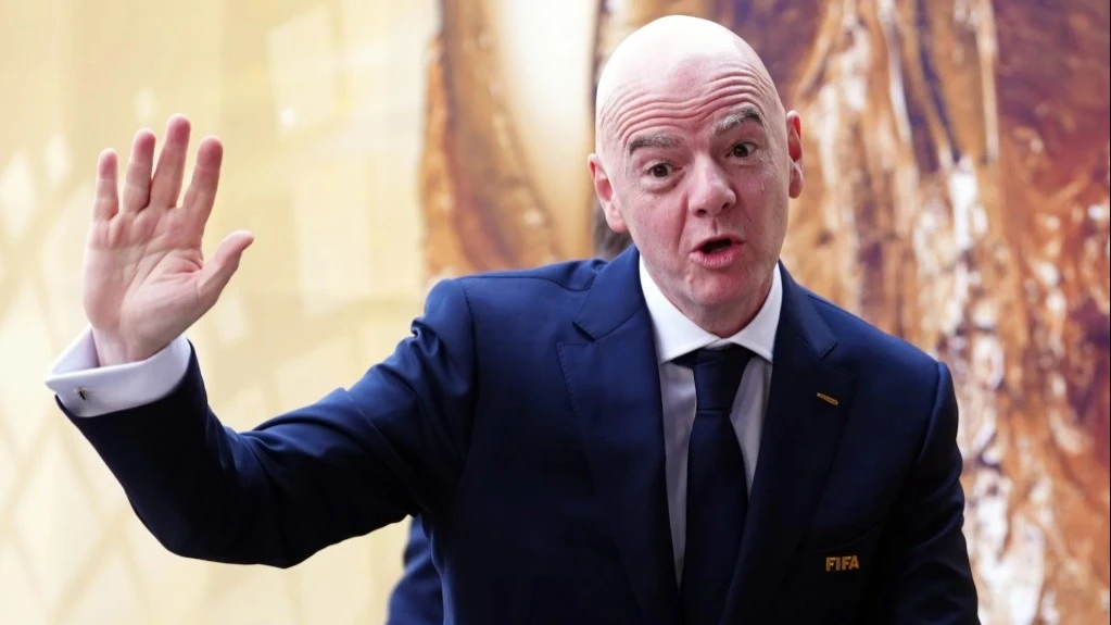 Chủ tịch FIFA Infantino đối mặt bê bối mới khi "chi tiền cho bạn gái dưới quyền"