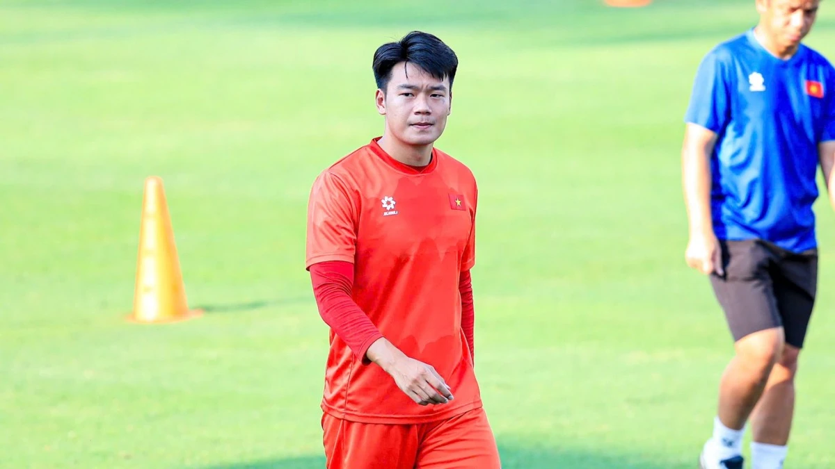 Thành Chung lên tiếng bênh vực Quang Hải trước áp lực dư luận