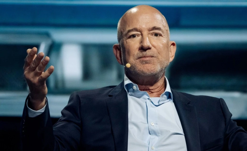 Trước đây, Jeff Bezos chưa từng thể hiện ý định đầu tư vào các đội thể thao (Ảnh: Bloomberg)