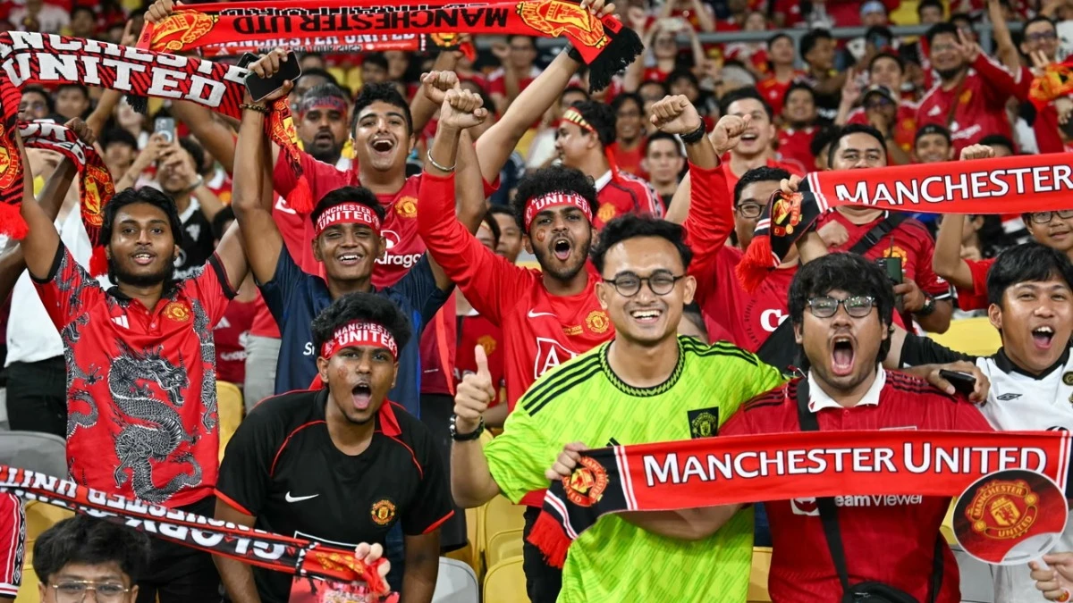 Những “gánh xiếc” MU, Arsenal, Chelsea có thật hữu ích cho bóng đá Đông Nam Á?