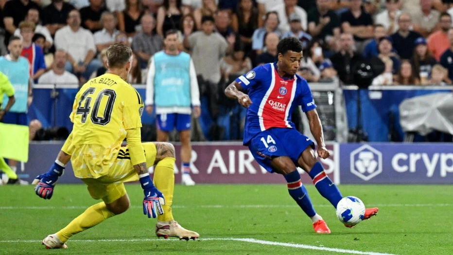 Bàn thắng khó tin của Doue cho PSG ở Siêu cúp châu Âu mà ai cũng cho là việt vị