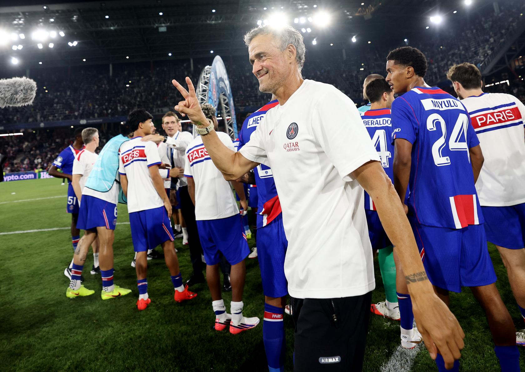 Thầy trò Enrique chỉ có rất ít ngày chuẩn bị cho trận Siêu cúp châu Âu (Ảnh: UEFA)