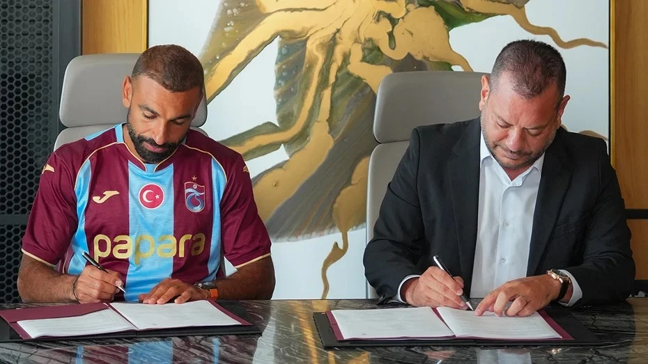 Mohamed Salah ký hợp đồng 2 năm với Trabzonspor sau khi rời Liverpool (Ảnh: Yenisafak)