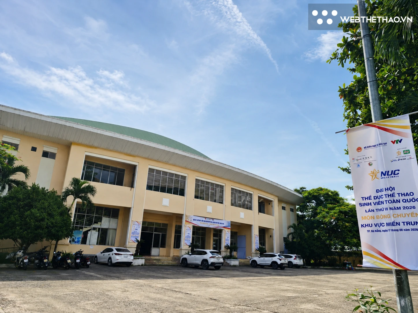 Quang cảnh nhà thi đấu khoa Giáo dục thể chất, nơi tổ chức hai môn bóng chuyền và bóng rổ NUC 2026. Ảnh: Trần Khánh