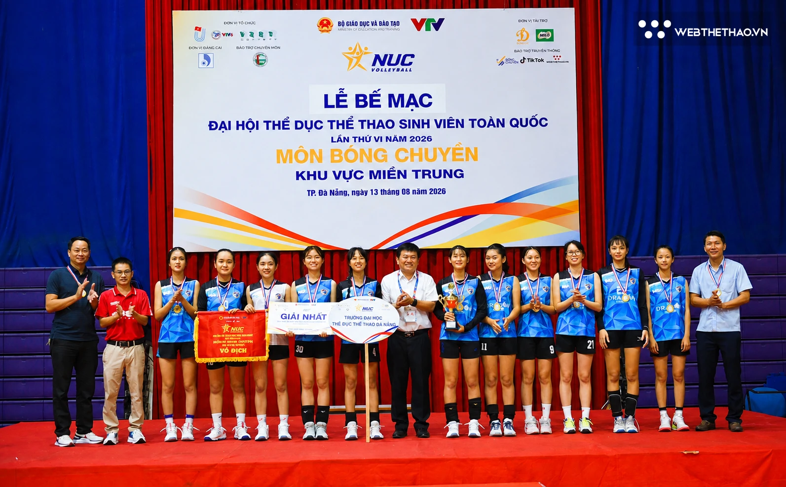 Ngôi vị nhất bảng ở khu vực miền Trung của thầy trò HLV Lê Huy Hà. Ảnh: Lê Viết