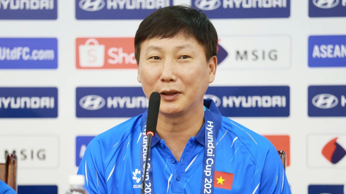 HLV Kim Sang Sik không chủ quan dù Malaysia mất hàng loạt trụ cột nhập tịch