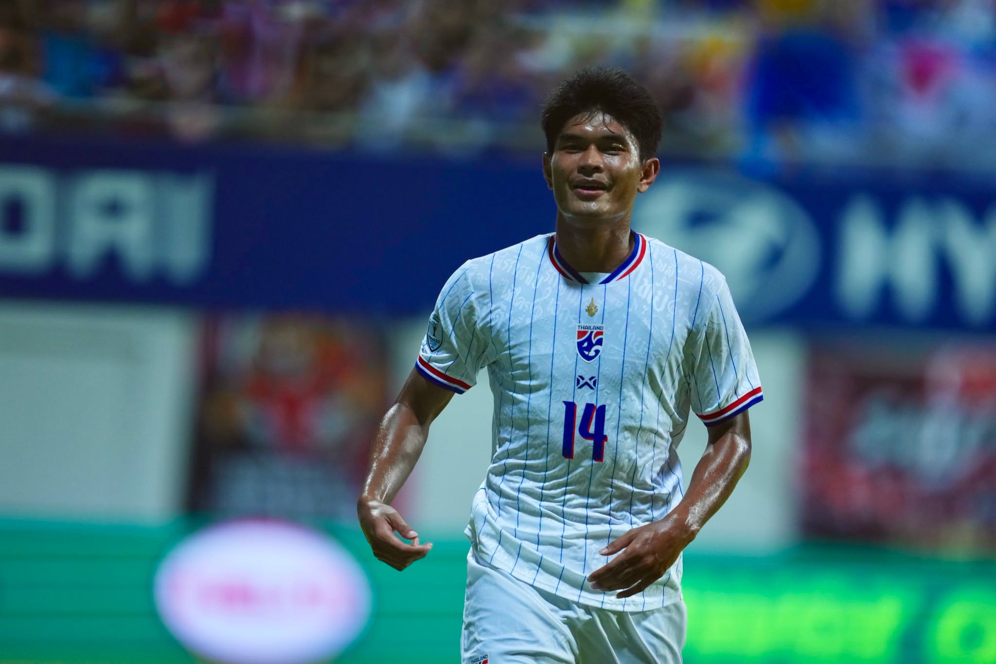 Teerasak lập cú đúp bàn thắng cho Thái Lan trước Singapore (Ảnh: ThailandNTOFFICIAL)