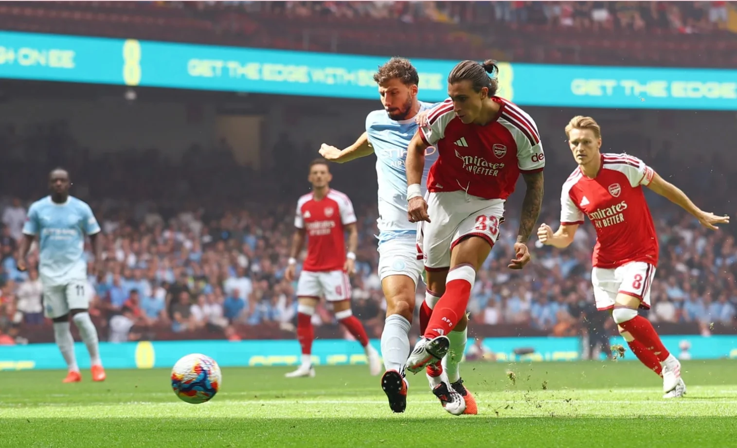 Calafiori dứt điểm thành bàn cho Arsenal chỉ sau 23 giây (Ảnh: Reuters)