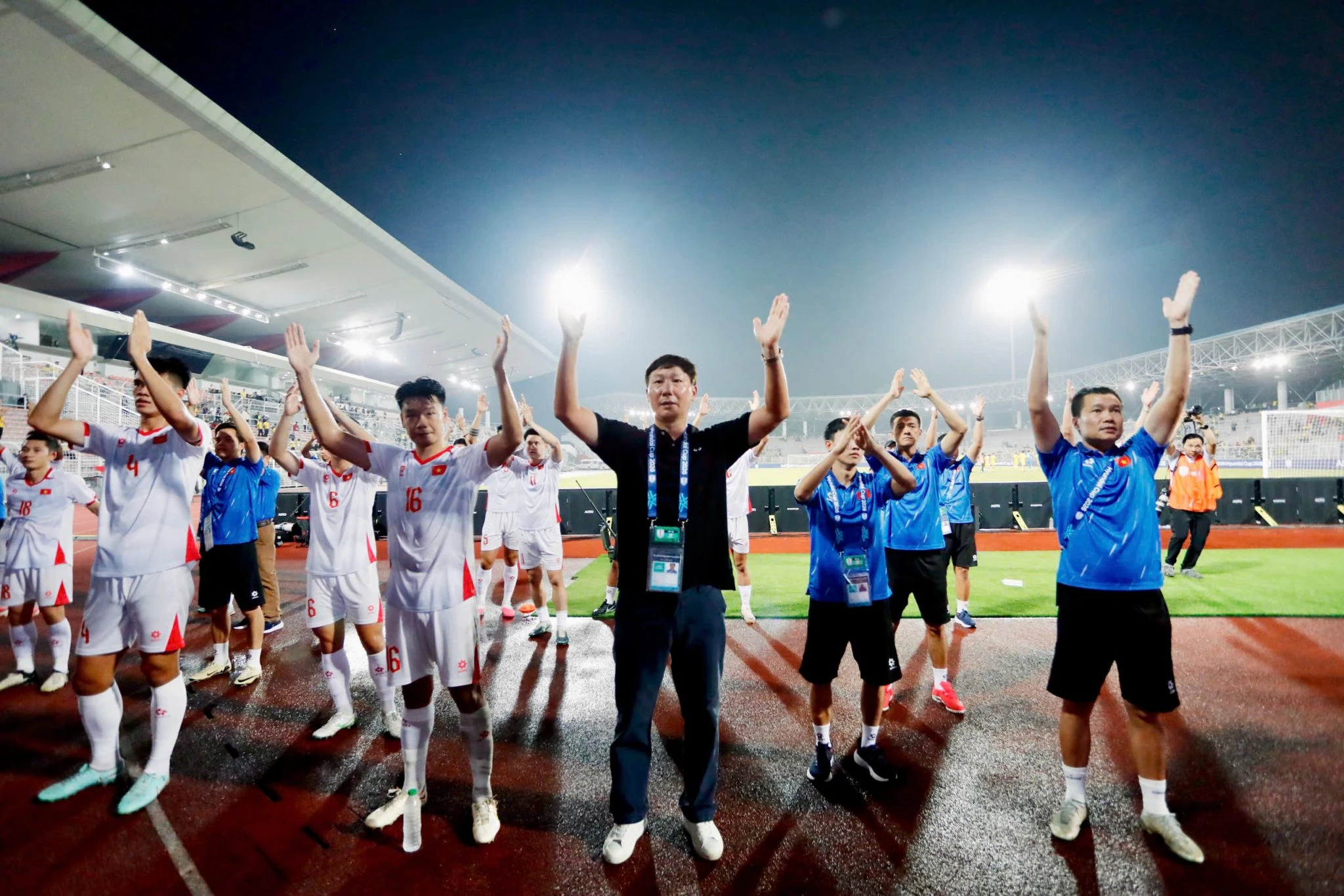 Tuyển Việt Nam có lợi thế lớn sau chiến thắng 2-0 ở lượt đi trên sân của Malaysia. Ảnh: VFF