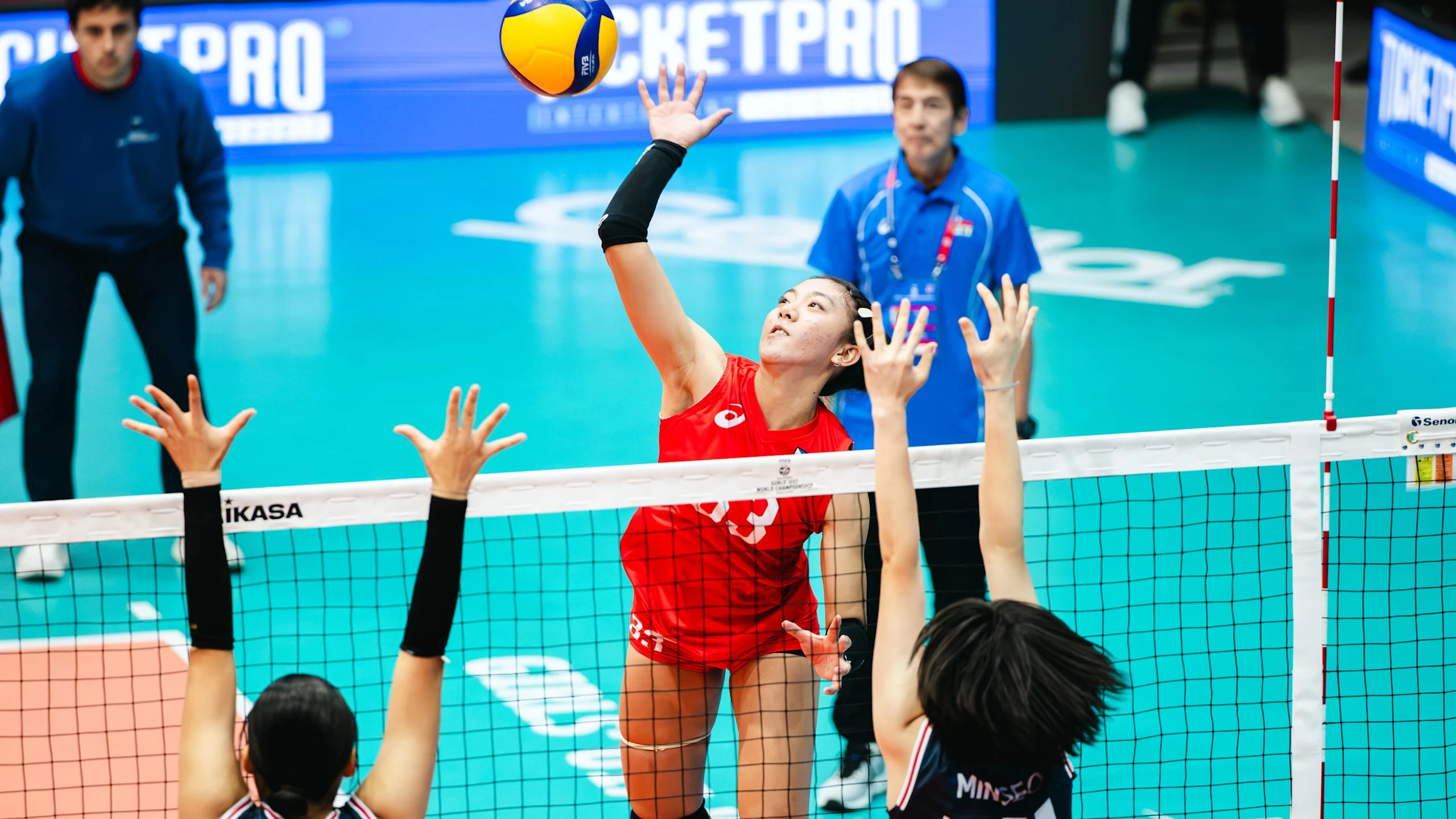 Caera Celis nổi bật với khả năng tấn công uy lực. Ảnh: FIVB
