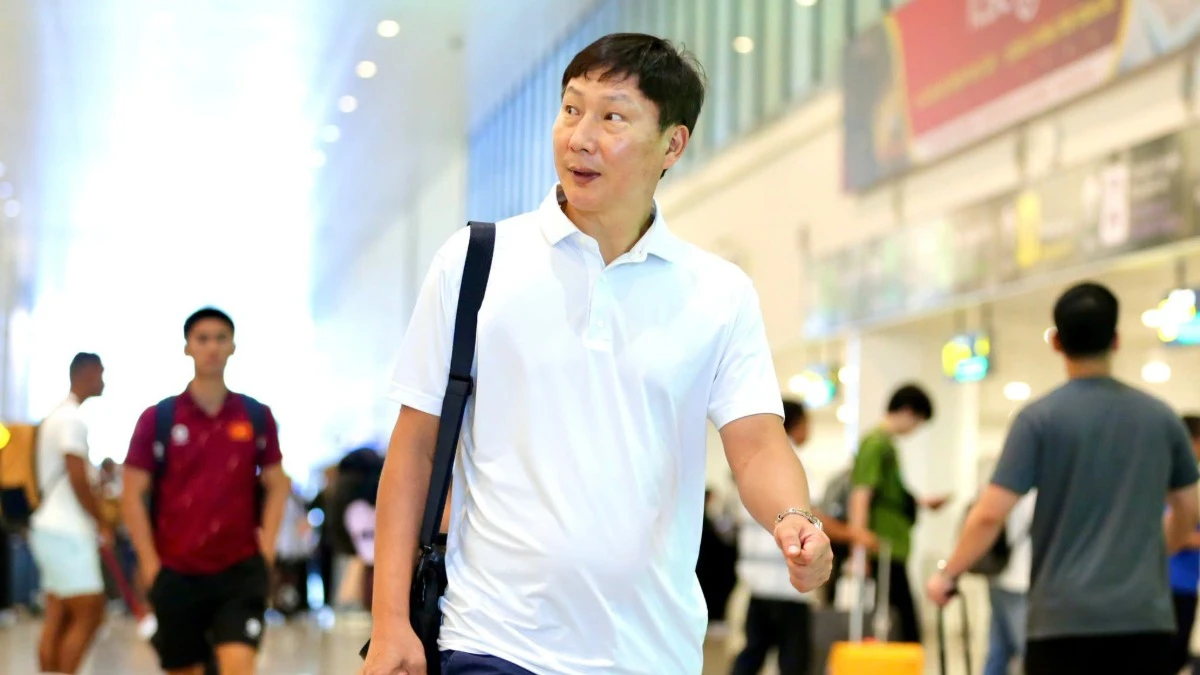 Xoay tua hay giữ nguyên: HLV Kim Sang Sik trước bài toán khó tái đấu Malaysia