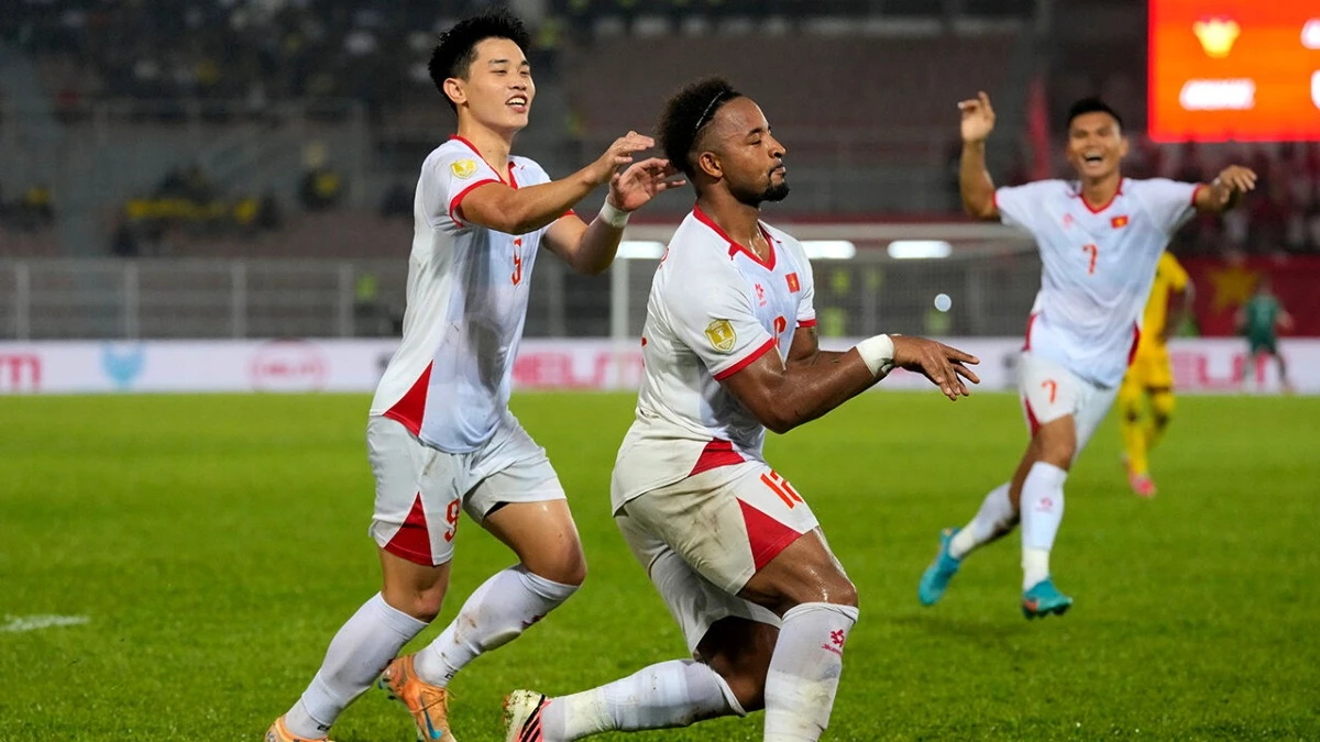 HLV Kim Sang-sik có nên “cất” Xuân Son cho... chung kết ASEAN Cup?