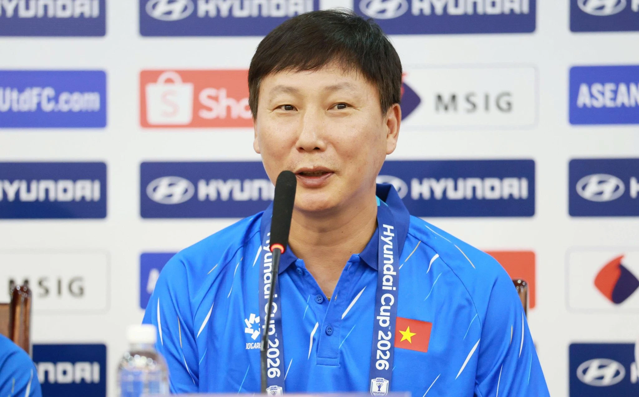 HLV Kim Sang Sik tự tin đánh bại Thái Lan ngay tại Rajamangala. Ảnh: VFF