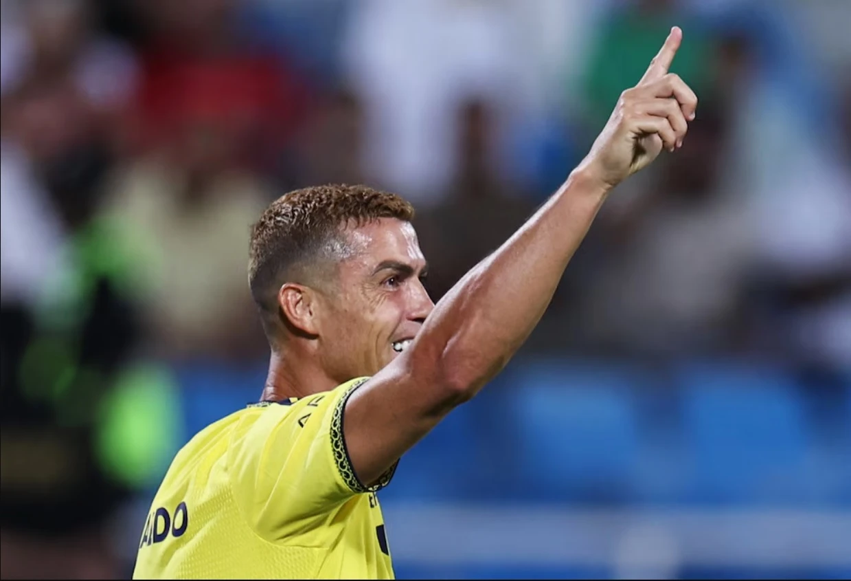 Ronaldo ấn định chiến thắng 4-0 cho Al Nassr ở giải Saudi Arabia (Ảnh: Reuters)