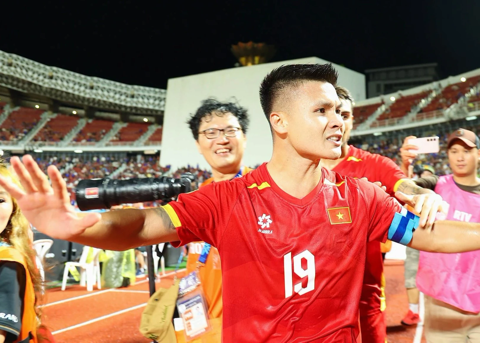 Quang Hải đáp trả thông minh sau những chỉ trích nhắm vào anh. Ảnh: Thailand Stand