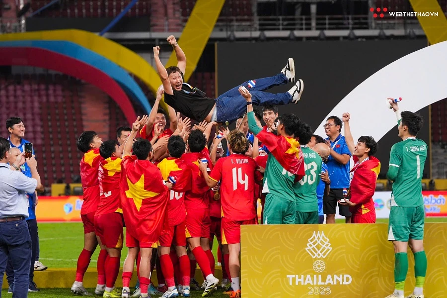 Đến cuối năm 2025, tấm HCV SEA Games 33 thể hiện bản lĩnh của một tập thể mang trong mình DNA vô địch. Ảnh: Trần Khánh
