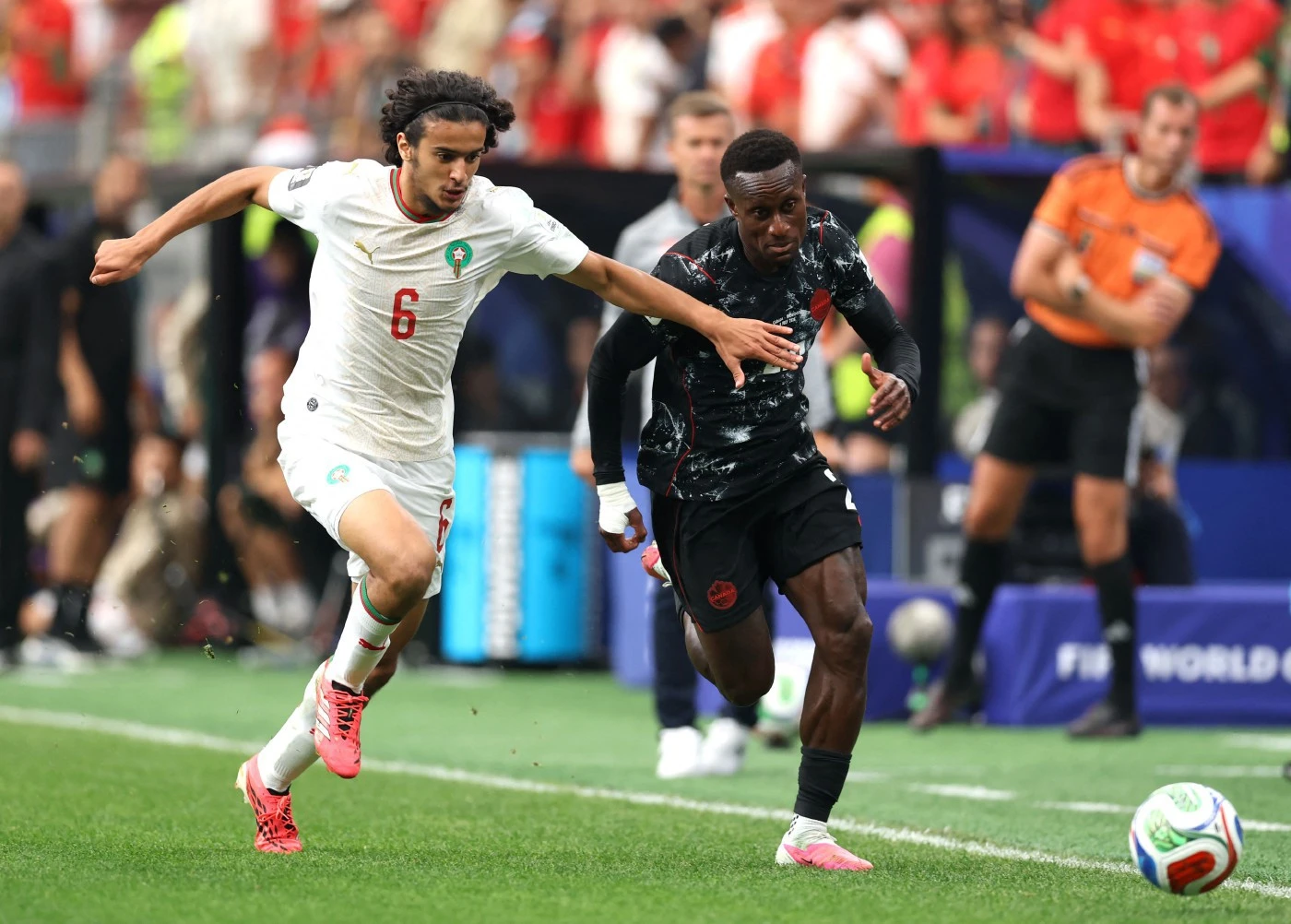 Tại World Cup, Bouaddi chứng tỏ chất lượng tuyệt vời trong màu áo Ma rốc (Ảnh: Nst)