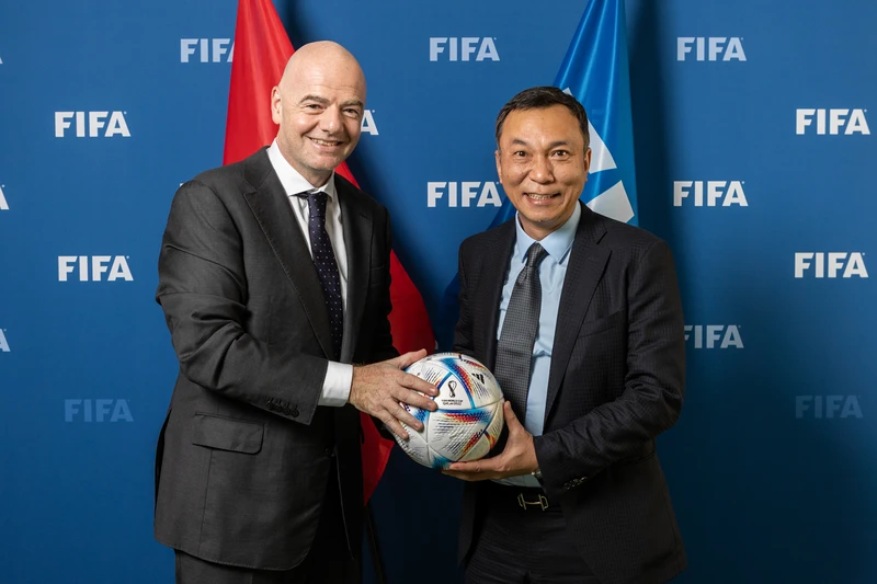 Chủ tịch FIFA cũng sẽ thăm và làm việc với VFF. Ảnh: VFF