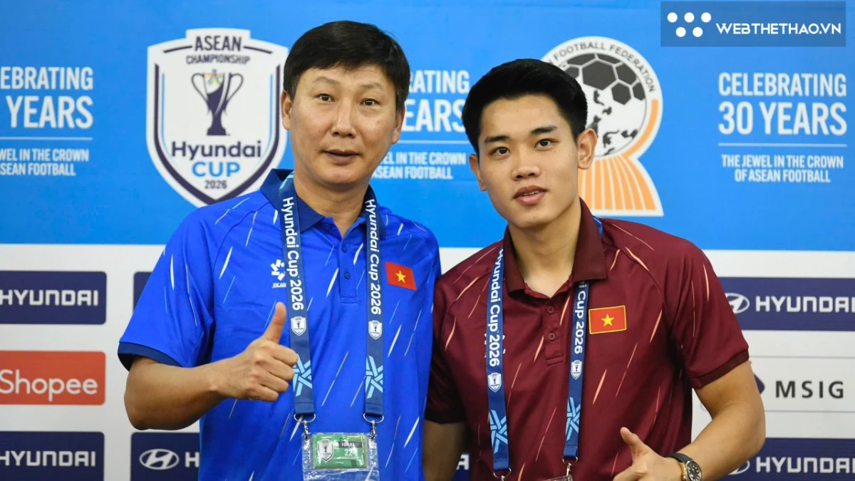 HLV Kim Sang Sik: “Nếu vô địch, tôi muốn nhảy ăn mừng cùng Đình Bắc”