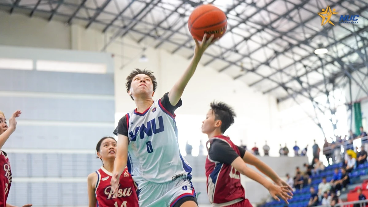 Đại học Quốc Gia Hà Nội có chiến thắng đầu tiên, sáng cửa vào bán kết CKTQ NUC Basketball 2026