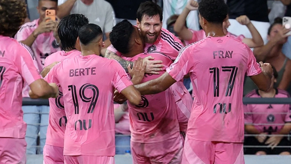 Messi gia tăng thành tích kiến tạo ngoạn mục ở tuổi 39