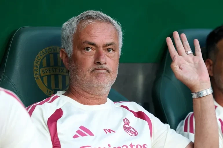 Mourinho vẫn còn "nợ" Real Madrid chức vô địch Champions League (Ảnh: Marca)