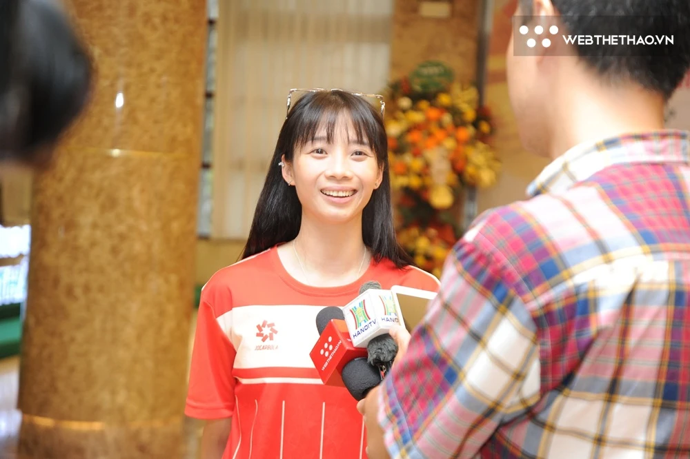Dương Thúy Vy chia sẻ bên lề Lễ xuất quân đoàn thể thao Việt Nam tham dự ASIAD 20. Ảnh: Xuân Hoàng