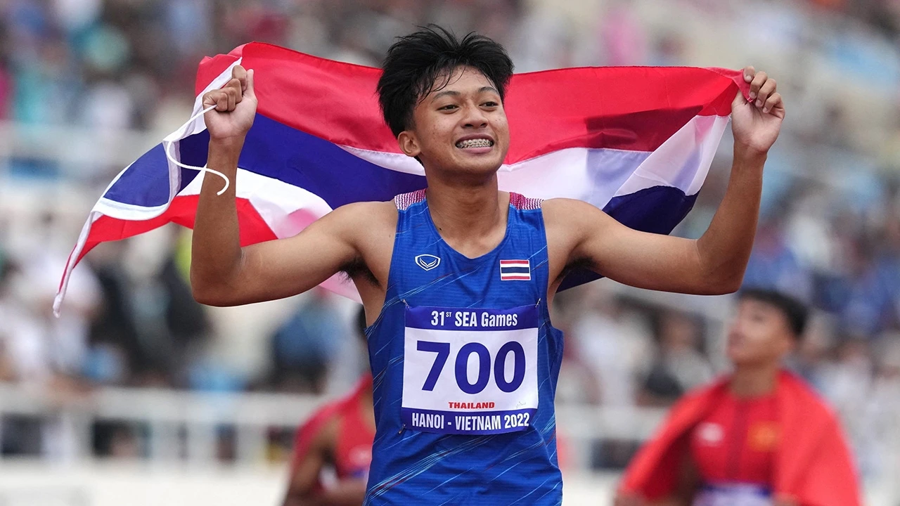Puripol Boonsorn thống trị đường đua ngắn ở các kỳ SEA Games với đội tuyển điền kinh Thái Lan (Ảnh: Thairath)