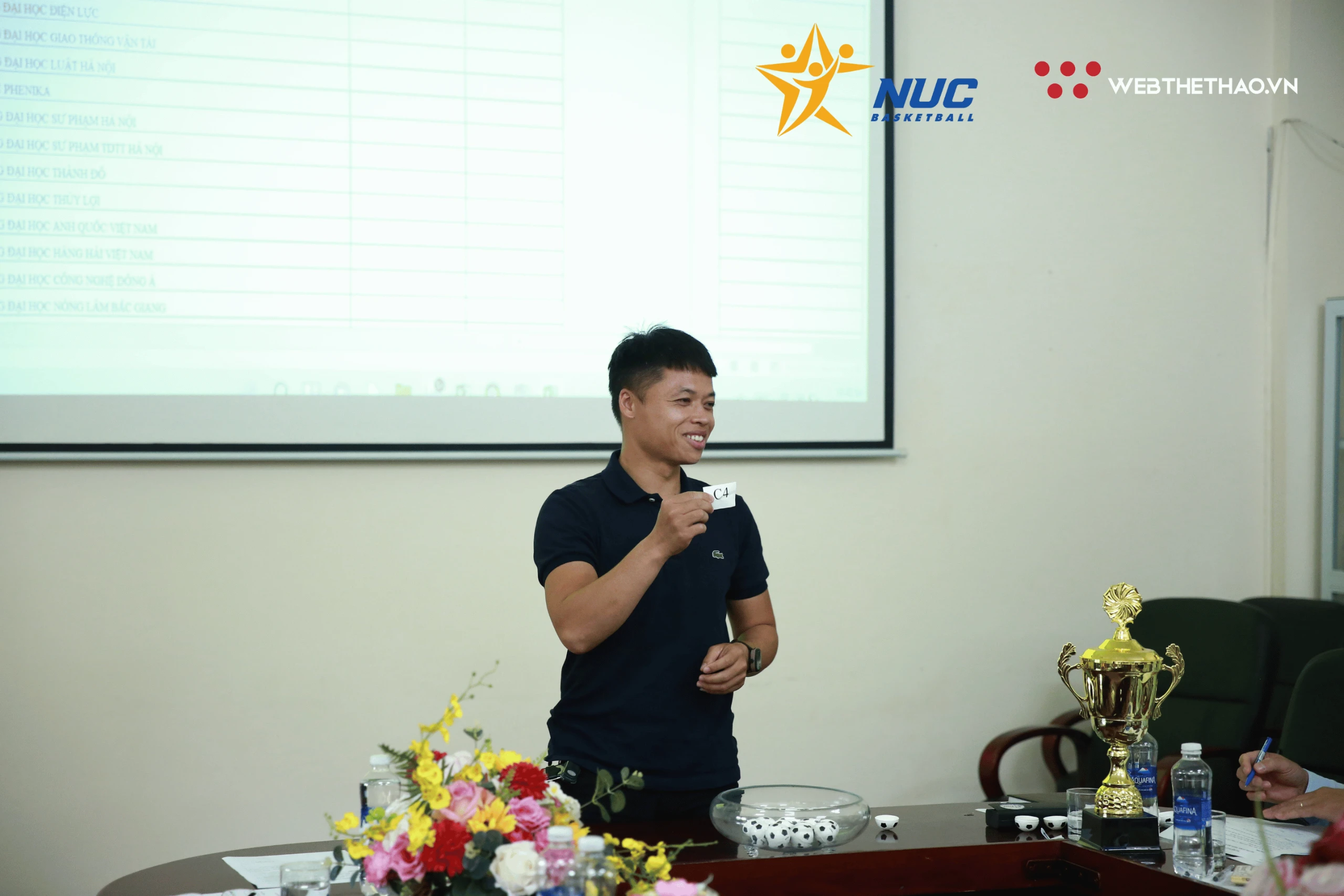 Đại diện các trường bốc thăm chia bảng đấu