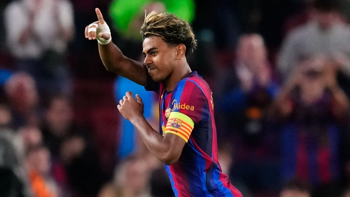 Lamine Yamal tạo dấu mốc lịch sử với băng đội trưởng Barcelona