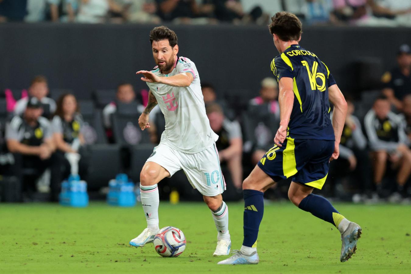 Messi ghi bàn thắng nâng tỷ số lên 2-1 nhưng Inter Miami lại để tuột mất chiến thắng (Ảnh: Reuters)