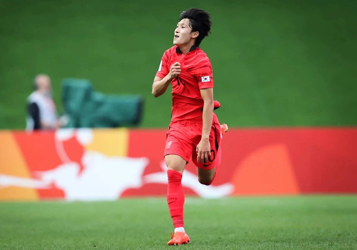 Bae Jun-ho khoác áo số 10 của Hàn Quốc tại ASIAD 2026 (Ảnh: AFC)