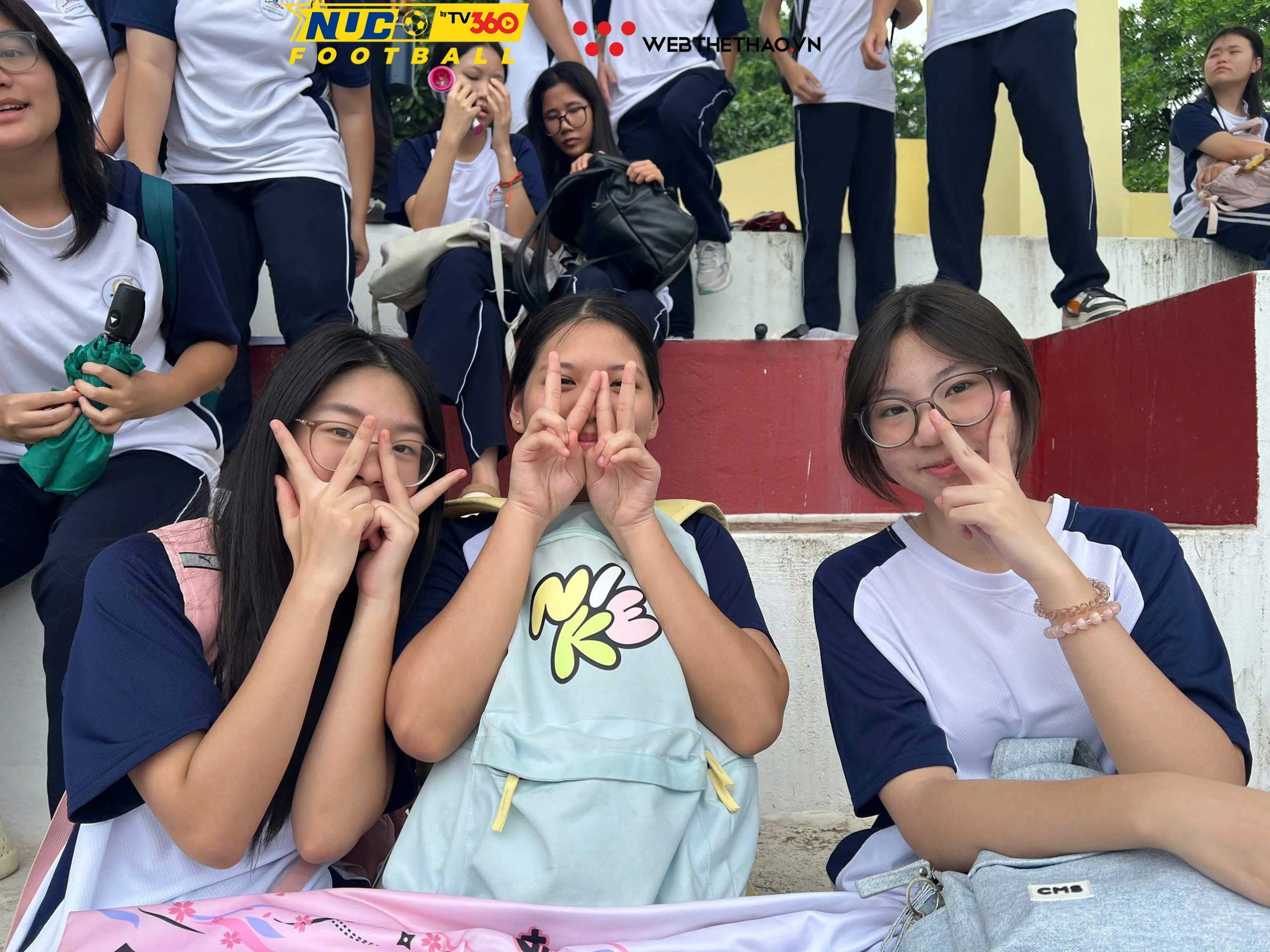 Với các nữ sinh, đây không chỉ là một “tiết học thể dục” phiên bản đặc biệt mà còn là khoảng thời gian thư giãn sau những giờ học căng thẳng